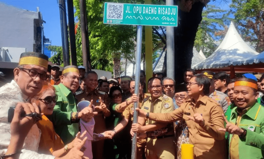 Wali Kota Makassar meresmikan penggunaan nama Jalan Opu Daeng Risadju