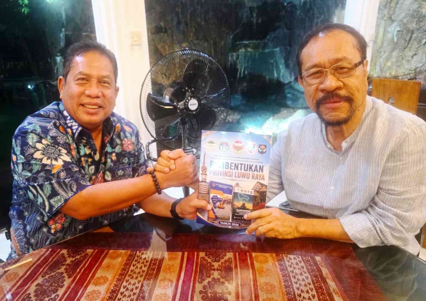 Ketua BPW KKLR Sulsel Ir Hasbi Syamsu Ali dan Ketua Umum BPP KKLR H Arsyad Kasmar