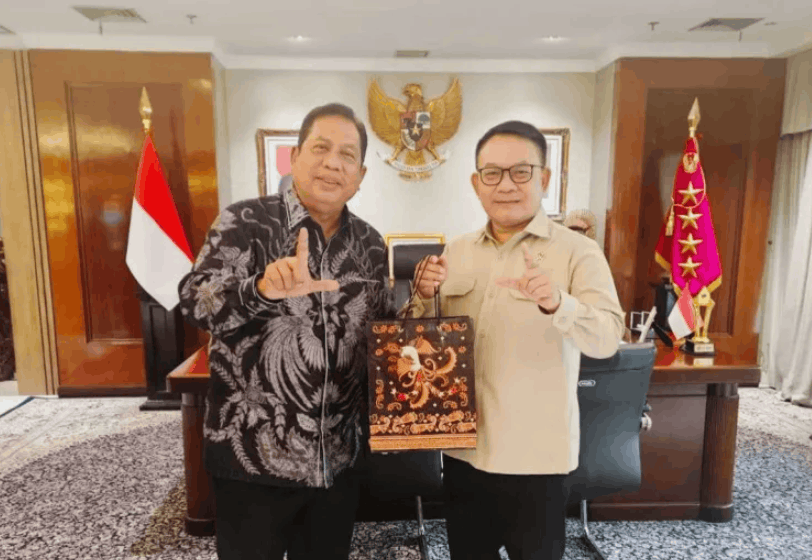Hasbi Syamsu Ali bersama Jenderal Dudung